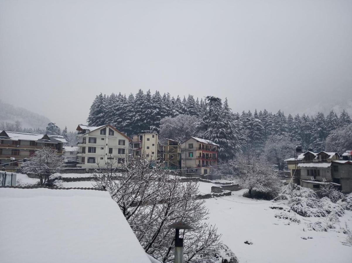 Tourist Hotel 10 Minutes Walking Distance From The Mall Manāli Exterior foto