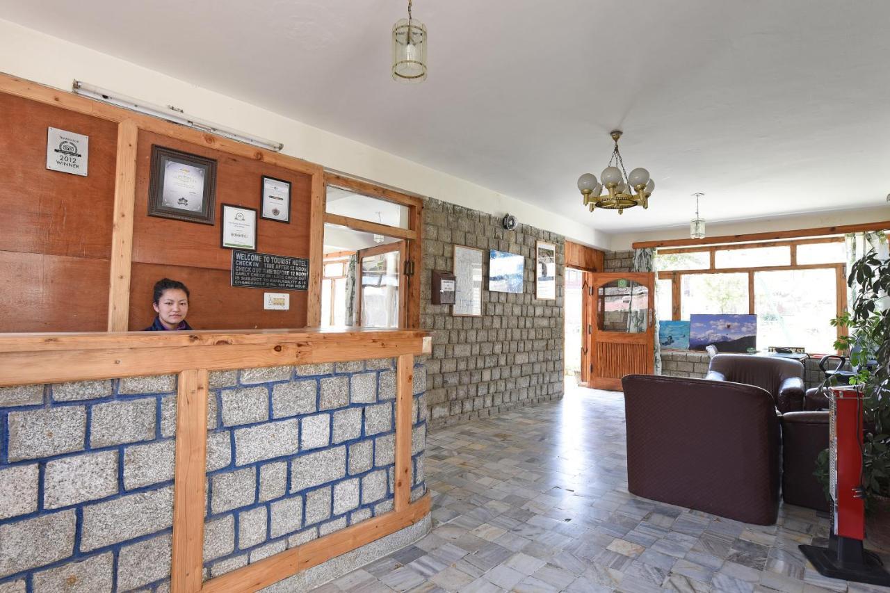 Tourist Hotel 10 Minutes Walking Distance From The Mall Manāli Exterior foto